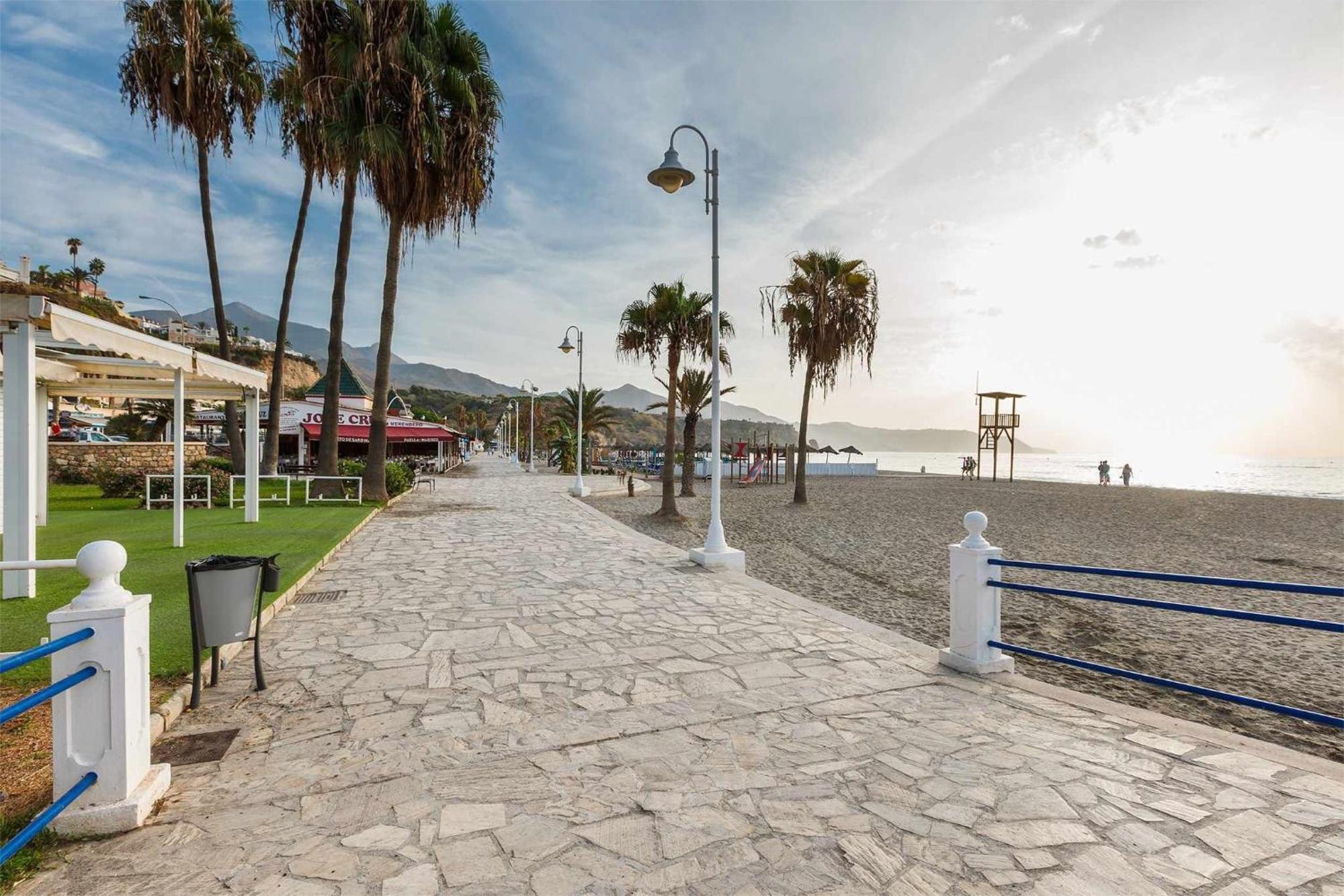 A&N Burriana Beach Nerja Bagian luar foto